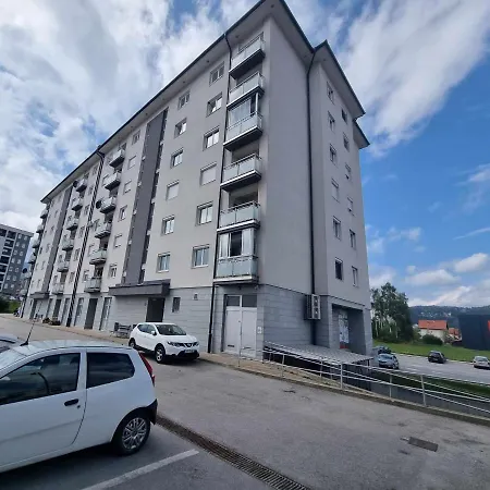 Tesla Apartment *